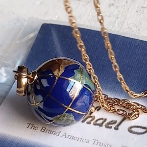 14k Gold Globe Pendant & Chain Vintage